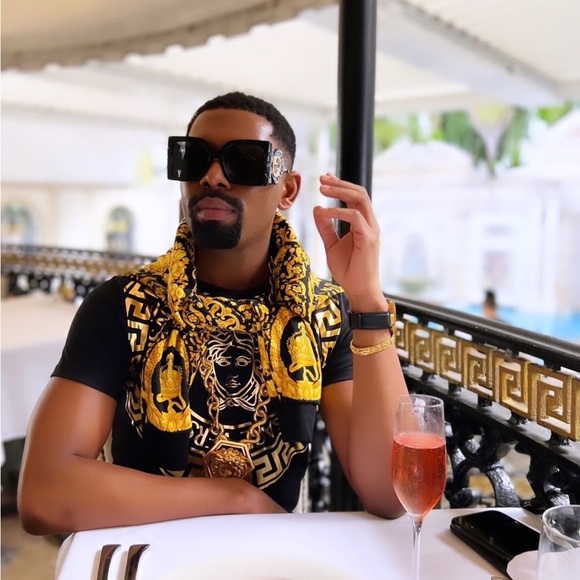 Versace GOLD Baroque sweater / Authentic / Pristine Condition & no pilling TRADE - Picture 6 of 8